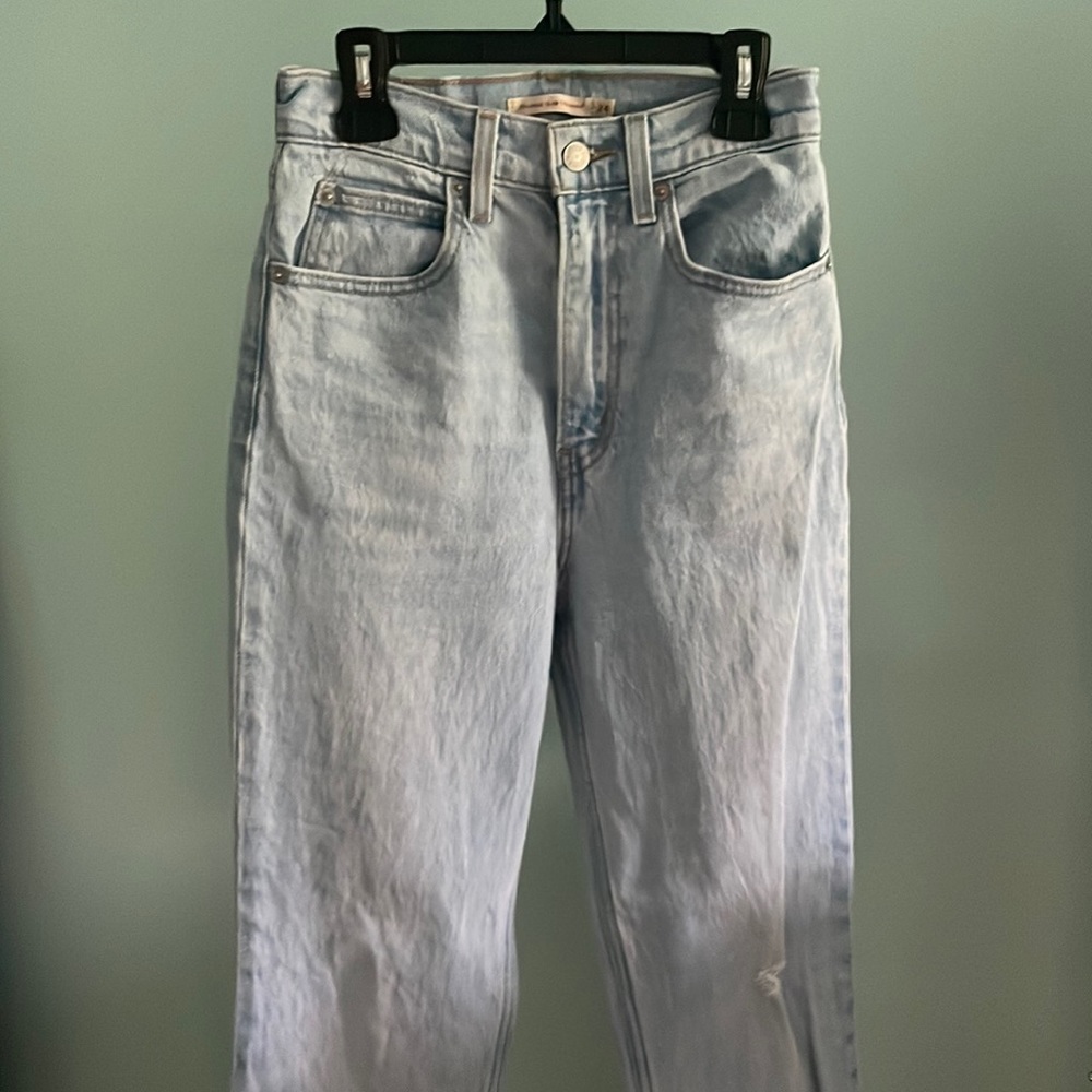Light Wash Levi’s 70s High Slim Straight Jeans
